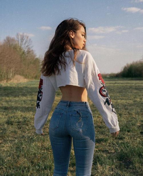 sexy-in-jeans:Waist to hip ratio