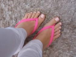 feeteverywhere:  @dani_feet #footmodel #feetnation #prettyfeet #pedicure #lovefeet #nails #lovefeet #whitefeet #barefoot #pies #toes #prettytoes #feeteverywhere #pezinhos #perfectfeet #lovenails #prettynails #footlove #foot #feet #barefeet #pés #flipflops