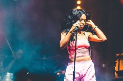 groovegoddesses18:  Sza at Afropunk and she looks stunning while performing
