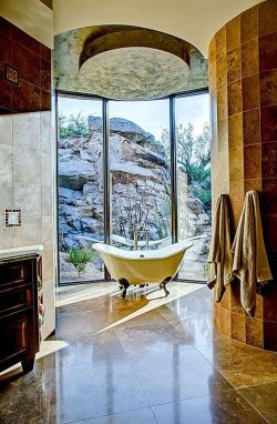 sweetestesthome:  Mediterranean Master Bath by Soloway DesignsClick to check a cool blog!Source for the post: Click