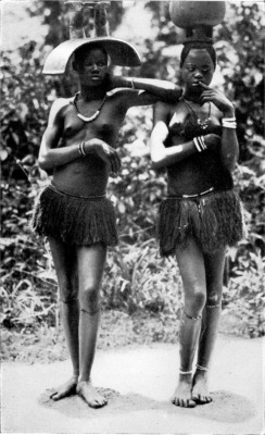 Girls from Guinea-Bissau. Via Collection of Old Photos.