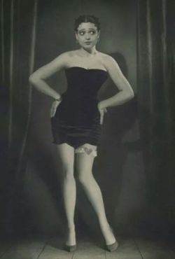 caughtonkam:  rachelstewartjewelry:    BETTY BOOP - OriginMs. ESTHER JONES, known by her stage name, “Baby Esther,” was an ” African-American singer and entertainer of the late 1920s. She performed regularly at the (The Cotton Club) in Harlem. Singer
