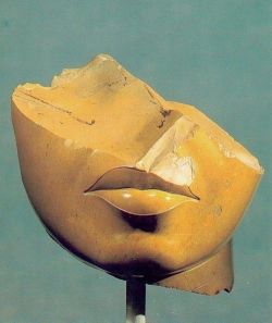grandegyptianmuseum:Fragment of the Face of a Queen (yellow jasper, 13 x 12.5 x 12.5 cms), from Tell el-Amarna (Akhetaten). Amarna Period, New Kingdom, 18th Dynasty, reign of Akhenaten, ca. 1353-1336 BC. Now in the Metropolitan Museum of Art.