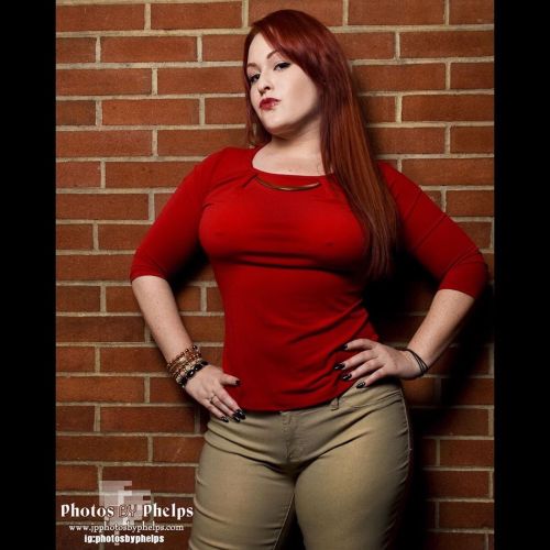 This #throwback shoot with Miss Red  @therealmissred !! Hello I’m James Phelps  @photosbyphelps social media wise, I’m known for photographing curvy and bbw models  usually. If you have any questions ask away . and I used a Nikon Camera. I make Pretty
