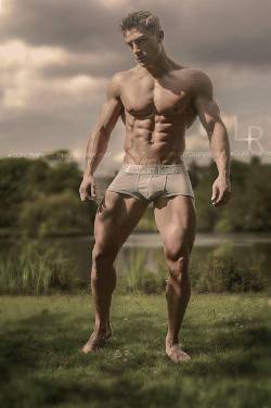 muscle-addicted:  Ryan Terry 