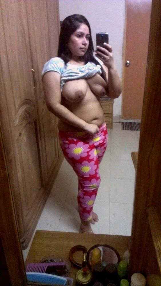 Big boobs indian girl nude selfies
