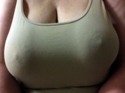 thickmia:largeareolaslover:elmolincoln:All showered and powdered and perfumed for the night and ready for bed.  Wishing you all sweet dreams.Just the lady next doorhttp://elmolincoln.tumblr.com/archive  Large Areolas Lover  Such sexy large hanging udders.