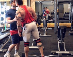 pichasculosandpanochas:  max14me: straight-bros:        ok…   see you in a few Honeypie  My gay agenda is to reblog someone else’s post - Follow me athttp://pichasculosandpanochas.tumblr.com I must be - That homo shit do not happen in LAFitness