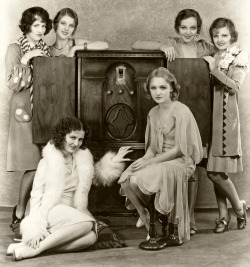 maudelynn:  The WAMPAS Baby Stars of 1929 - l to r ~ Caryl Lincoln, Loretta Young, Sally Blane, Doris Dawson, Doris Hill &amp; Helen Foster via nonim.blogspot.com 