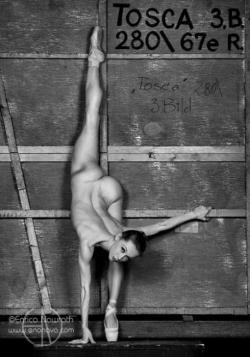 nude-vertical-splits: Iana Salenko