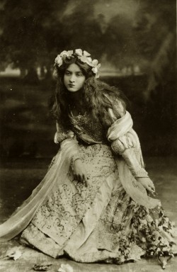 belladonna10:   Vintage princess Maude Fealy 