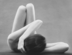 desintegro:  Ruth Bernhard, Angles, 1969