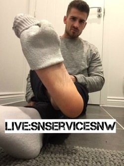 cashmastersam: Another gym session down, another army of foot fags begging to sniff my stinky gym socks… I can’t get my head around why you losers love the smell of my sweat so much, but I’m happy to share since 1.) I naturally sweaty loads and