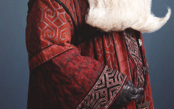 annatars:   The Hobbit: dwarvish patterns  My first attempt at creating a photoset. I love all the geometric patterns present in dwarvish clothing (and architecture but ugh one thing at a time).  You&rsquo;ve really got to admire the amount of work and
