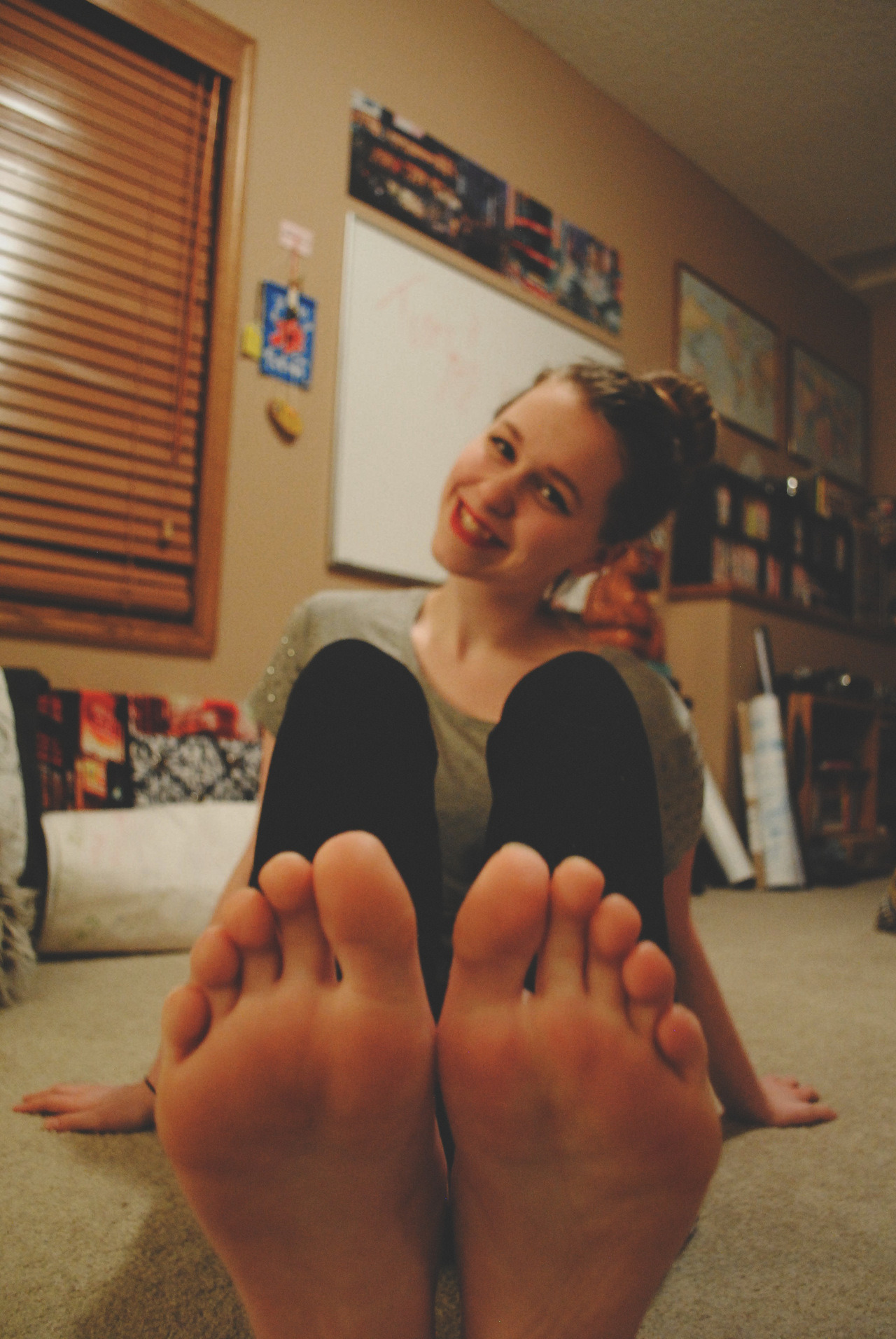 Cute girl young teen feet toes