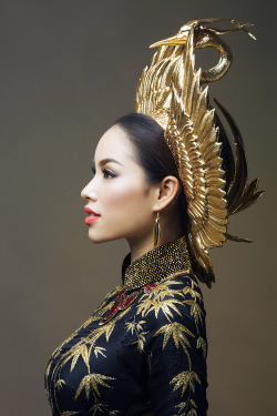 winterlitany:  Look how beautiful Miss Vietnam is omg. Fire bender Vietnamese queen. [x] 