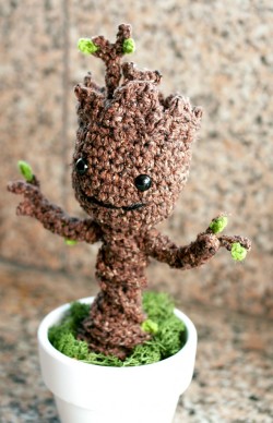 naveplanetexpress:  Free Crochet Pattern: Potted Baby Groot from Guardians of the Galax