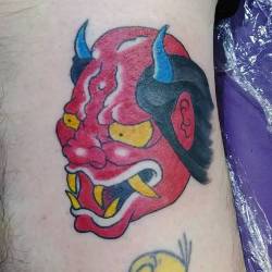 Japanese demon head for Pat. Sat like a rock as usual.  Brought in some old flash he borrowed from a buddy. Thanks again!  #ravenseyeink #demon #oni #tattoo #ink #inked #tattooartist #chelsea #boston  (at Raven&rsquo;s Eye Ink)