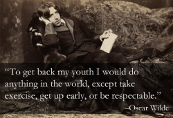 interretialia:   Oscar Wilde tam peritus ad Tumblr esset.  darkowlblues7:  buzzfeed:  Oscar Wilde would be so good at Tumblr.   This man should be one of everyone’s heroes. 
