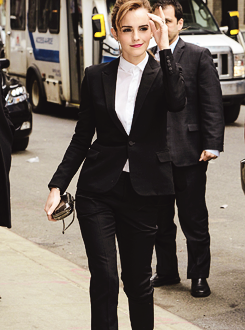 emmaduerres-deactivated20140903:  Emma outside of David Letterman, Today March 25th. 