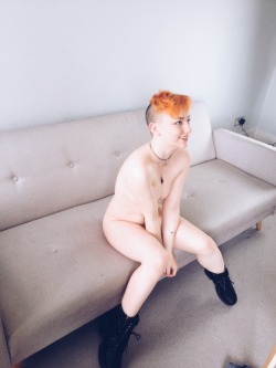 blathh:aurynauryn:peg-me-please:  blathh:  chrisnuttdiary:  filthygood:  I have a buncha naked pictures of my friends on my phone and I’m going to share this one because Bláth is really cute okay  my babe looking fricking ADORABLE omg  oh wow i do