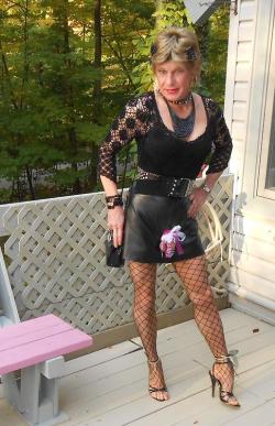blacksissy1:  blkmasterdaddy4sissies:  This Daddy being 55 yrs old love hot mature cougar types as well just like this hot horny but classy submissive sissy.  In the morning before I leave for work I’d place my sissy in a cage, lock her up and take