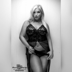 It’s the day where bosom or  breasts&hellip; do best!! #tittietuesdays with the blonde bombshell  Eliza Jayne  @modelelizajayne  #honormycurves #cleavage #cleavagefordays #handful #dc #bAltimore #maryland #hips #lingerie #goldenconfidence #volup2 #blonde