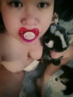 pinkuspinklittleworld:  Does babygirl need anything else on than diapee and paci?