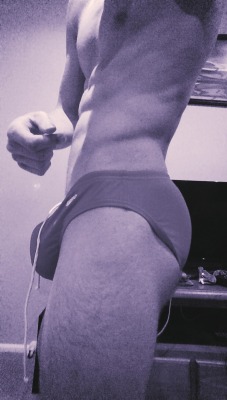 Finishing move = Face pin with Speedo bulge ;) sound good ?? That would surely end it ;)