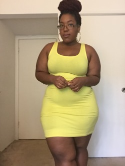 eurotrottest:  terrynextdoor:  napturallywild:  lenabeanss:  napturallywild:  yellow is my summer color.  Kay your butt is outta control lol 😩😩😩😩  It has a mind of its own! I swear. Lol if you want some you can take some!!  GIRL PLS…  I’ll