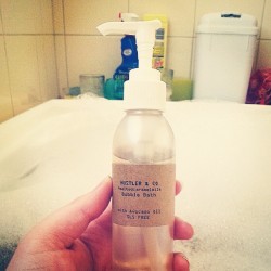 What an amazing bath! Thanks @james_vucicevic!! #hustler&amp;co #maltedcaramelmilk #bubblebath