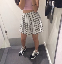 barely-cute:  fitting room fun