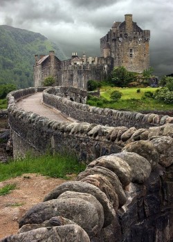 Stories of stone (Eilean Donald Castle, Scotland)