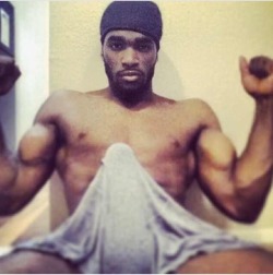 seeker310:  nubianbrothaz:    Awesome Bros!! POWERFUL Sexy handsome with GREAT muscles please reblog