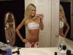 Cute blonde mirror shot More Rate this pic: 10/?
