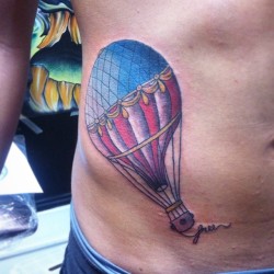 #tattoo #ink #globo #aeroestatico #globoaeroestatico #air #airballoon #abdomen #colores #negro #free #colors #lara #venezuela #gabrieldiaz #barquisimeto