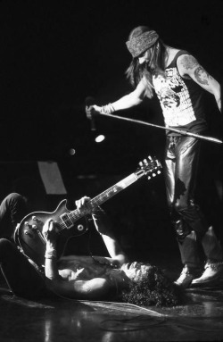 rocknrollcanneverdie:  Slash and Axl Rose , Guns ‘n Roses.
