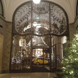 My hotel lobby in Budapest. So lovely!!! (at Four Seasons Hotel Gresham Palace Budapest)