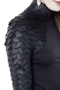 youve-been-coulsoned:  theadventuresofpam:  thecarvingwitch:  science-for-a-star:  Gracia Scale Top  #clothes for riding dragons  #clothes for slowly becoming the dragon you were born to be  Make it silver, add a silver glove with a black fingerless glove