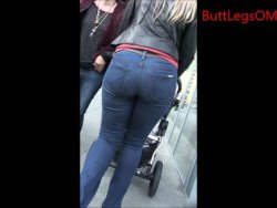 Candid Blonde in Tight Jeans Pants Milf PAWG Street creepshot