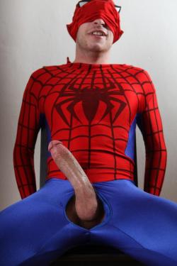 titaniumtopper:  comicboys:  Spider-Man cosplay   http://titaniumtopper.tumblr.com/archive  That&rsquo;s hot