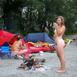 wunderbarerkoerper: Nude camping.