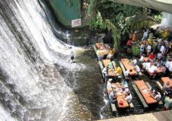 ovo-bree:  Villa Escudero Waterfall Restaurant in San Pablo City, Philippines 