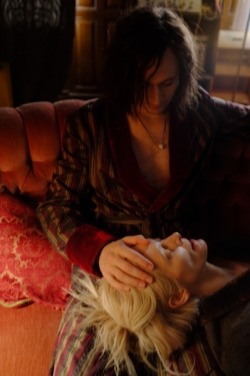 torrilla:  Tom Hiddleston and Tilda Swinton as Adam and Eve in Only Lovers Left Alive (x) 