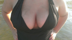 hubbyswhore:  Hubby couldn’t resist taking a few pics of my boobs at the beach over the weekend. Hope you all had a great 4th of July! 