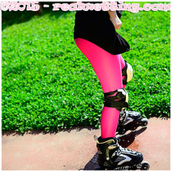 From http://girlspeeingthemselves.tumblr.com/post/136492489063/realwetting-trying-to-learn-how-to-rollerblade