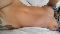 alwayys-hornyy:  ♡♡♡♡ ms-behave.tumblr.com :)  Mmm fuck, those nipples..