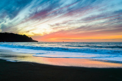 clouded-leopard:  Baker Beach Sunset by Coccyx on Flickr. follow for more? 
