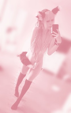 lunxlucypurr:I wish I could wear this every single second in my life. Overknee socks, cat tail and cat ears. ♡ Nyan.