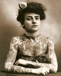 sixpenceee:  Maud Wagner, the first well-known female tattoo artist in the United States, 1907.